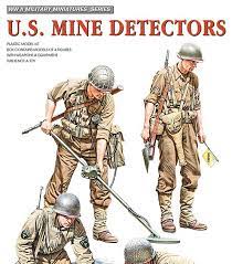 MINIART	1/35 WWII US Mine Detectors Engineers (4)