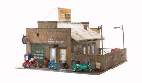 WOODLAND SCENICS HO Deuce's Cycle Shop Built Up