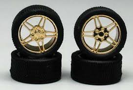 PEGASUS 1/24-1/25 Elite Gold Rims w/Tires (4)