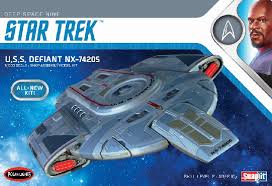 POLAR LIGHTS 1/1000 Star Trek Deep Space Nine USS Defiant (Snap)