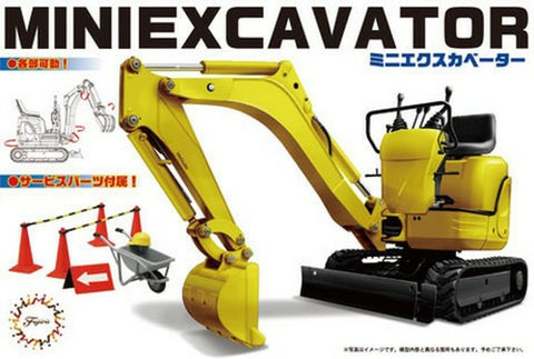 1/32 Kubota K008 Excavator w/Cones & Wheelbarrow