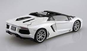 1/24 2012 Lamborghini Aventador Roadster Sports Car