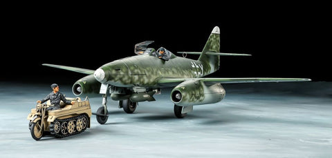 TAMIYA 1/48 Messerschmitt Me262A2a Aircraft w/Kettenkraftrad Towing Vehicle & 3 Figures