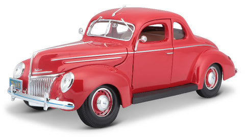 MAISTO 1/18 1939 Ford Deluxe Tudor (Red)