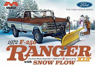 MOEBIUS 1972 Ford F-250 4x4 With Snow Plow