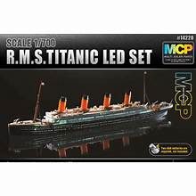 ACADEMY 1/700 TITANIC W/LED