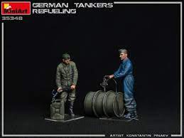 MINIART 1/35 WWII German Tankers Refueling (2) w/Drums (2) & Cans (4)