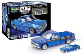REVELL 1/25 1991 Chevy S10 Lowrider w/Small Die Cast Truck