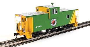 WALTHERS HO International Extended Wide-Vision Caboose - Ready to Run -- Northern Pacific #10401