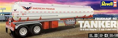 REVELL 1/32 Fruehauf 40' Semi Tanker Trailer