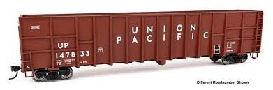 WALTHERS HO 61' Wood Chip Gondola - Union Pacific(TM) #147857