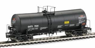 WALTHERS HO 40' Trinity 14,000-Gallon Molten Sulfur Tank Car - Ready to Run -- Trinity Leasing (BLK) #135304