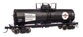 WALTHERS HO 36' 10,000-Gallon Insulated Tank Car w/Large Dome, Bolted Jacket - Ready to -- Koppers Chemicals KPCX #3212