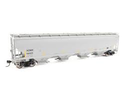WALTHERS HO 67' Trinity 6351 4-Bay Covered Hopper - Ready to Run -- Archer-Daniels-Midland #64425