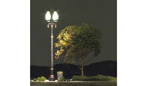 WOODLAND SCENICS N Just Plug Double Lamp Post Street Lights