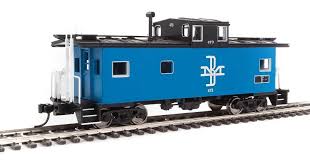 WALTHERS HO International Wide-Vision Caboose -Northern Pacific #1140