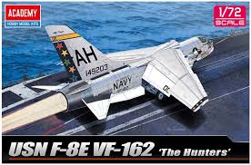 ACADEMY 1/72  USN F-8 HUNTER