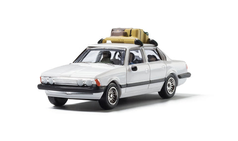 WOODLAND SCENICS HO Vehicle:  Family Vacation Sedan