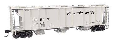 WALTHERS HO 50' Pullman-Standard PS-2 2893 3-Bay Covered Hopper - Ready to Run -- Denver & Rio Grande Western(TM) #18198