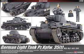 ACADEMY  1/35 GERMAN LIGHT TANK