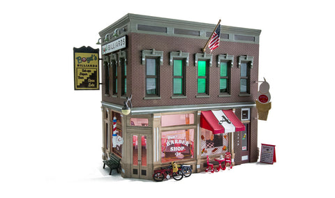WOODLAND SCENICS O Build-&-Ready: Corner Emporium