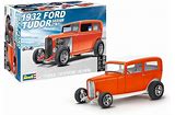 REVELL 1/25 1932 Ford Tudor Sedan (2 in 1)