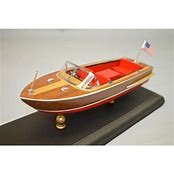 DUMAS 1/24 1960 18' Chris-Craft Continental Kit