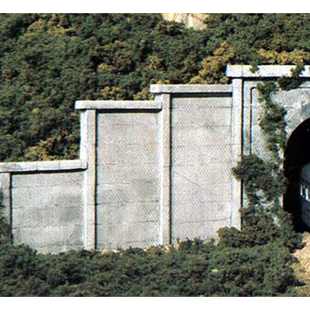 WOODLAND SCENICS HO Retaining Walls: Concrete (3/pk)