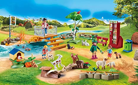 PLAYMOBIL PETTING ZOO