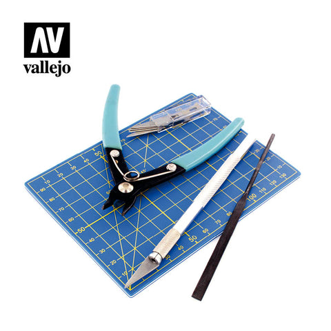 VALLEJO Plastic Modeling Tool Set: Sprue Cutter, #1 Knife, 5 #11 Blades, 5.5"x4" Cutting Mat, Flat File