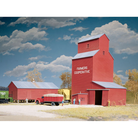 WALTHERS HO Farmers Cooperative Rural Grain Elevator Kit
