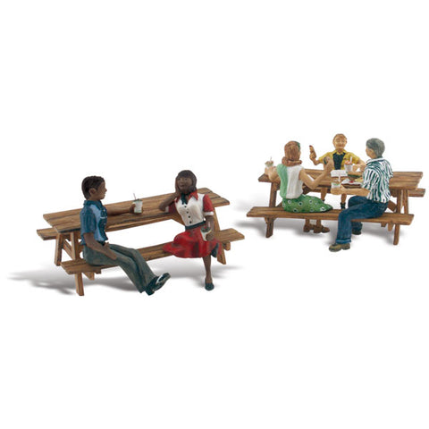 WOODLAND SCENICS N Figures: Outdoor Dining