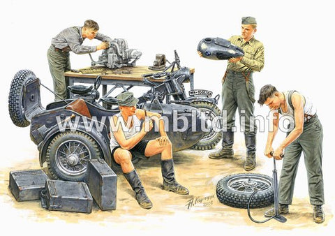 MASTERBOX 1/35 German Motorcycle & Repair Crew (4)