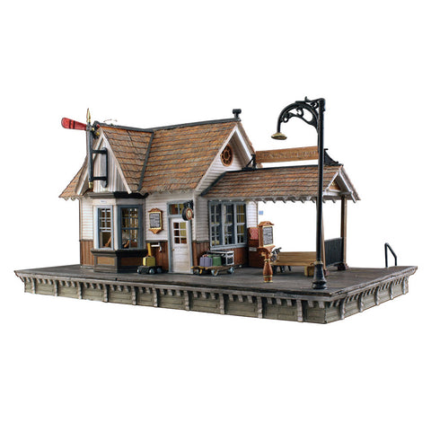N THE DEPOT TRAIN STATION BUILT-READY LIGHTED