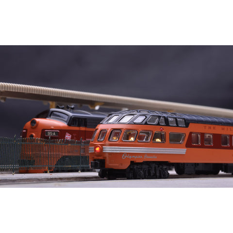 N MILWAUKEE HIAWATHA TRAIN  SET