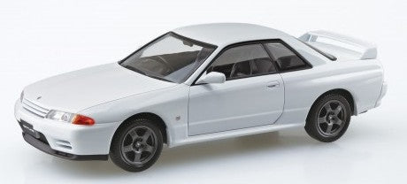AOSHIMA 1/32 Nissan Skyline R32 GT-R 2-Door Car (Snap Molded in Pearl White