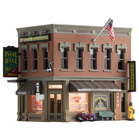 WALTHERS N Corner Emporium Built Ready Lighted
