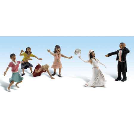 WOODLAND SCENICS HO Figures: Wedding Bouquet Toss