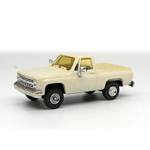 HO VEHICLE CHEVY 4WD PICK-UP WHITE