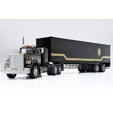 AOSHIMA 1/28 Knight Rider Tractor Trailer Truck
