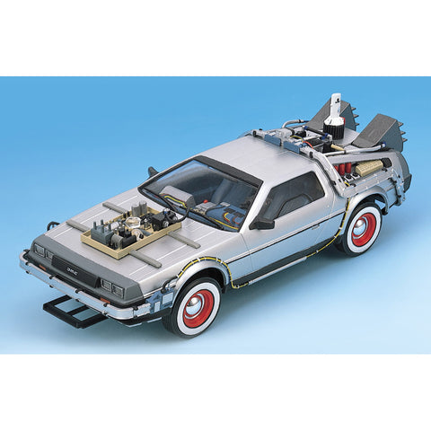 Aoshima 1/24 DeLorean Car Rail Version Back to the Future III w/Engine Details