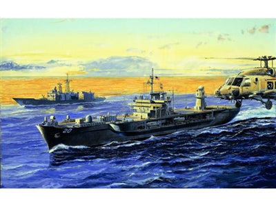 TRUMPETER 1:700 Mount Whitney LCC-20 2004