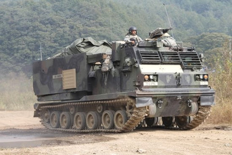 DRAGON1/35 M270A1 (MLRS) Multiple Launch Rocket System Vehicle